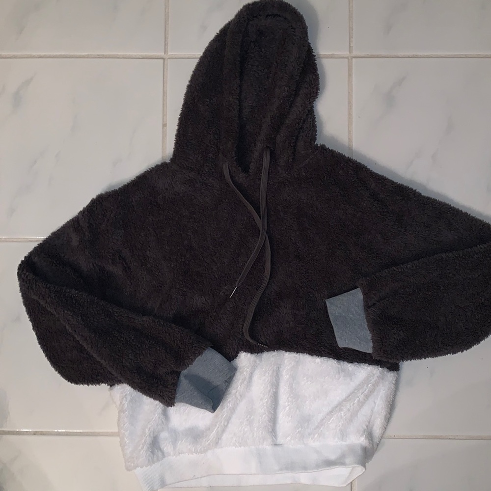 Mediya hooded fuzzy sweater